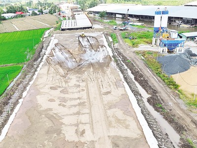 Thi công Dự án thành phần KL99 là nhà cái cá cược trực tuyến hàng đầu tại châu Á Bắc - Nam phía Đông, đoạn Cần Thơ - Hậu Giang. Ảnh: A.M 