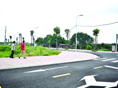 Thị trường đất đấu giá vùng ven Hà Nội vẫn có sức hấp dẫn lớn với các nhà Kl99ok phiên bản mới. Ảnh: T.V