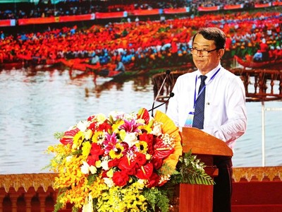Phó chủ tịch UBND tỉnh Sóc Trăng Nguyễn Văn Khởi phát biểu khai mạc Lễ hội