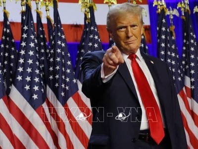 Ông Donald Trump phát biểu trước những người ủng hộ tại Trung tâm Hội nghị Palm Beach, bang Florida. Ảnh: REUTERS/TTXVN