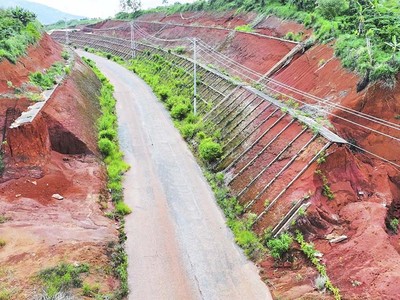 Do nguồn vốn sử dụng cho Kl99ok phiên bản mới xây dựng và giải phóng mặt bằng bị thiếu hụt so với phương án Kl991.com nạp rút nhanh đã duyệt, nên tuyến tránh TP. Bảo Lộc chưa hoàn thành và tạm dừng thi công từ tháng 10/2020 