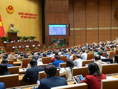  Quốc hội thông qua một luật sửa 4 luật về Kl99ok phiên bản mới. Ảnh: Quốc hội