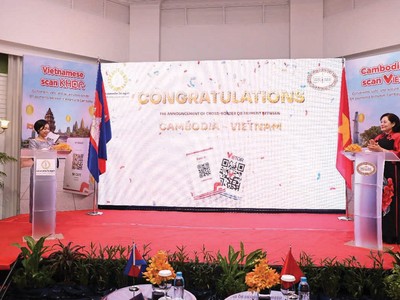 Thống đốc Link Vào Nhà Cái KL99 COM Tặng +199k 99Kl99 trực tiếp đá gà Việt Nam và Campuchia thực hiện nghi lễ ra mắt dịch vụ thanh toán xuyên biên giới sử dụng QR code
