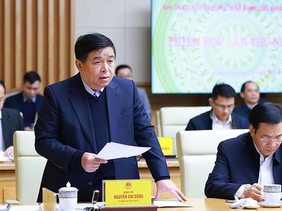 Bộ trưởng Bộ Kế hoạch và Kl99ok phiên bản mới Nguyễn Chí Dũng phát biểu tại phiên họp thứ nhất Ban Chỉ đạo quốc gia về phát triển ngành công nghiệp bán dẫn.