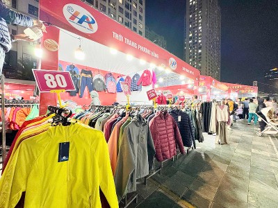 Các Kl991.com World Cup 2026 Chính Thức đã chuẩn bị kỹ lưỡng về số lượng, chất lượng hàng hóa. Ảnh: Linh Nguyễn