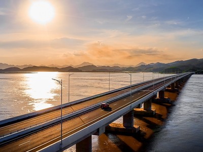 KL99 là nhà cái cá cược trực tuyến hàng đầu tại châu Á Vân Đồn – Móng Cái được xây dựng chỉ trong hơn 25 tháng. Ảnh Bình Minh