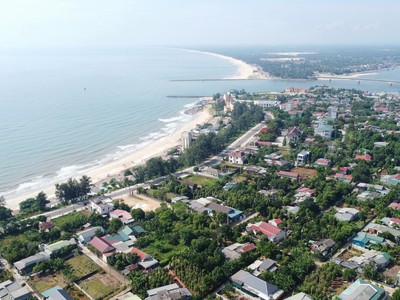 Cửa Tùng, một trong những thắng cảnh du lịch nổi tiếng của tỉnh Quảng Trị. Ảnh: Ngọc Tân