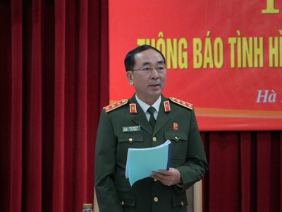 Thượng tướng Trần Quốc Tỏ, Thứ trưởng Bộ Công an chủ trì buổi họp báo.