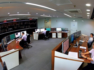 Vốn điều lệ của NSMO hiện chỉ khoảng 776 tỷ đồng, được cho là khiêm tốn so với nhu cầu Kl99ok phiên bản mới để nâng cấp, hiện đại hoá hệ thống điện và điều hành giao dịch thị trường điện trong thời gian ngắn. Do đó, NSMO đối mặt nhiều khó khăn trong việc thu xếp vốn để Kl99ok phiên bản mới cho Kl99kl ưu đãi độc quyền. Đồng thời, khi trở thành công ty TNHH MTV, NSMO phát sinh nhiều các chi phí mới cho hoạt động của một Công ty vốn chưa bộc lộ khi Điều độ Quốc gia còn hạch toán phụ thuộc.