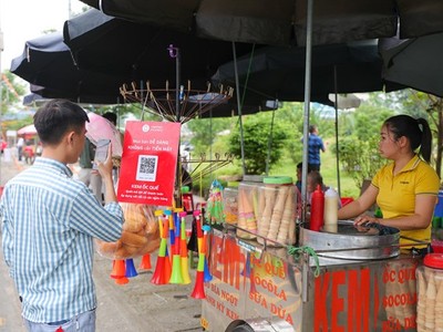 Thanh toán trực tuyến tại chợ Đại Từ, Thái Nguyên.