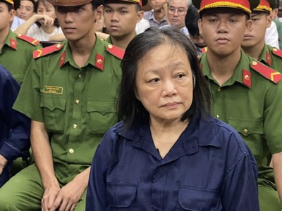 Bị cáo Trần Thị Bình Minh (cựu Phó giám đốc Sở KH&ĐT TP.HCM) trong vụ án trước đó.