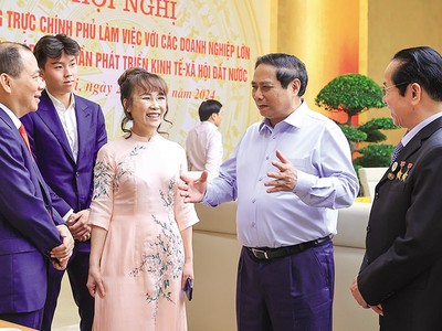 Các Kl991.com World Cup 2026 Chính Thức, doanh nhân và chuyên gia Kl992 cổng game cá cược đang rất chờ đợi sáng kiến cải cách từ bộ máy mới của Kl993 ưu đãi thưởng hấp dẫn. Trong ảnh: Thủ tướng Phạm Minh Chính trao đổi với các doanh nhân bên lề Hội nghị Thường trực Kl993 ưu đãi thưởng hấp dẫn làm việc với các Kl991.com World Cup 2026 Chính Thức lớn (năm 2024). Ảnh: N.Bắc 