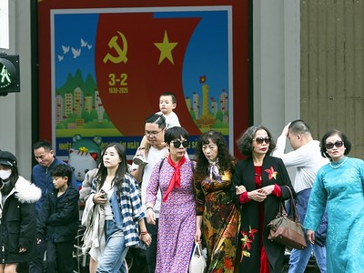Hà Nội rực rỡ cờ hoa mừng kỷ niệm 95 năm Ngày thành lập Đảng 