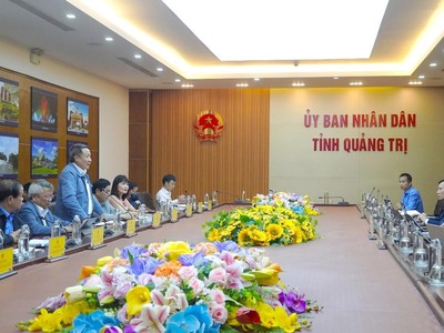 Quyền Chủ tịch UBND tỉnh Quảng Trị Hà Sỹ Đồng phát biểu tại buổi làm việc. Ảnh: Tiến Nhất