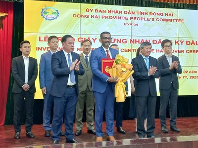 Lãnh đạo UBND tỉnh Đồng Nai trao giấy chứng nhận đăng ký Kl99ok phiên bản mới cho các Kl991.com World Cup 2026 Chính Thức 