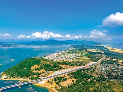 Đầm Đề Gi - nơi được quy hoạch để thu hút các dự án du lịch cao cấp (Ảnh: Dũng Hân)