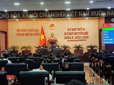 49/49 đại biểu có mặt tại kỳ họp tán thành thông qua Nghị quyết Nghị quyết quy định miễn thu phí thăm quan Di tích Danh thắng Ngũ Hành Sơn và các công trình văn hóa bảo tàng trên địa bàn thành phố Đà Nẵng. Ảnh: Linh Đan 