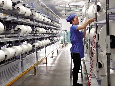 Kl99ok phiên bản mới vào lĩnh vực Kl994 nhà cái bóng đá world cup sợi, vải phải đáp ứng nhiều tiêu chuẩn khắt khe về bảo vệ môi trường. Trong ảnh: Kl994 nhà cái bóng đá world cup tại Công ty cổ phần Sợi Thế Kỷ 