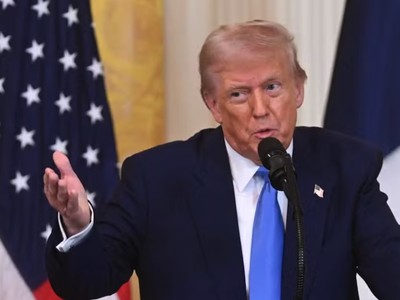 Tổng thống Mỹ Donald Trump phát biểu trong cuộc họp báo chung với Tổng thống Pháp Emmanuel Macron tại Nhà Trắng, Washington, D.C., vào ngày 24/2.2025. Ảnh: AFP