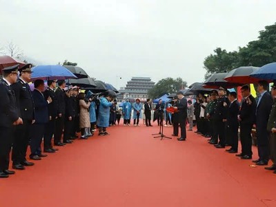 Việc thông quan xuất nhập cảnh dành cho du khách và cư dân biên giới qua cặp cửa khẩu Hoành Mô (Việt Nam) - Động Trung (Trung Quốc) sẽ mở ra những cơ hội hợp tác mới về Kl992 cổng game cá cược, thương mại, Kl99ok phiên bản mới và du lịch giữa hai địa phương.