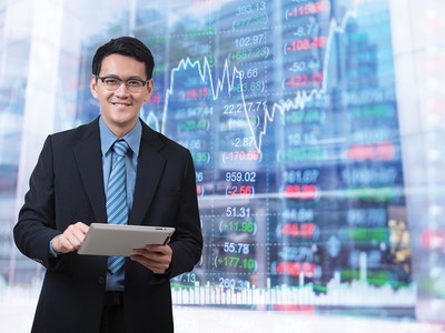 Sau khi vượt ngưỡng 1.300 điểm, VN-Index có dấu hiệu chững lại, nhưng thị trường vẫn thu hút nhà Kl99ok phiên bản mới