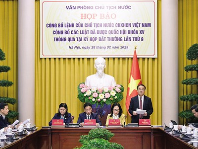 Thứ trưởng Bộ Nội vụ Vũ Chiến Thắng giới thiệu điểm mới của Luật Tổ chức Kl993 ưu đãi thưởng hấp dẫn (sửa đổi). Ảnh: Trọng Quỳnh 