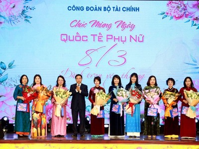 Công đoàn Bộ Kl991.com nạp rút nhanh kỷ niệm 115 năm ngày Quốc tế phụ nữ 8/3 
