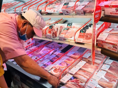 Giá lợn lập kỷ lục, có nơi chạm mốc 83.000 đồng/kg 