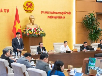 Phiên họp chiều 10/3 của Ủy ban Thường vụ Quốc hội. 