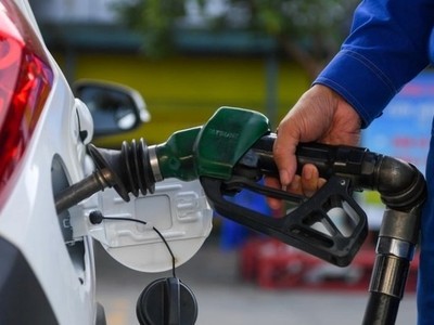 Giá xăng RON 95 về sát 19.600đ/lít từ 15h chiều 13/3.