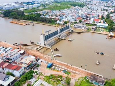 Năm 2024, TP.HCM bố trí 6.800 tỷ đồng để giải ngân cho dự án ngăn triều cường 10.000 tỷ đồng nhưng số vốn này không giải ngân được vì vướng thủ tục.