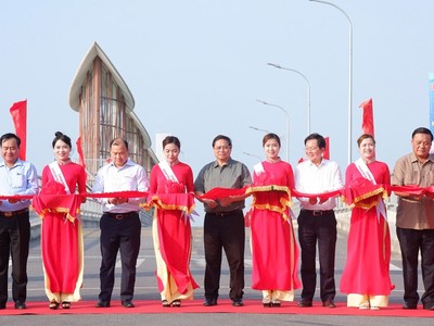 Thủ tướng Phạm Minh Chính phát biểu chỉ đạo tại lễ khánh thành Đập dâng Phú Phong. 