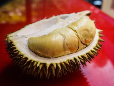 Kim ngạch xuất khẩu rau quả sụt giảm do sầu riêng gặp khó.