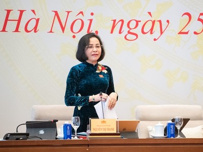 Phó chủ tịch Quốc hội Nguyễn Thị Thanh gợi ý thảo luận. 