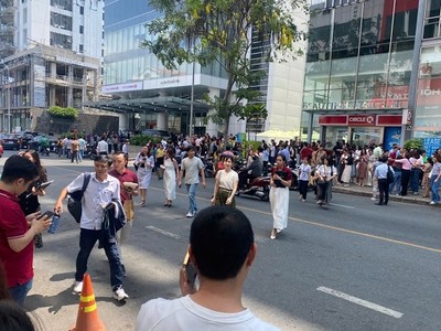 TP.HCM: Dân công sở, Kl991.com World Cup 2026 Chính Thức ở tầng cao chạy xuống sảnh vì nhiều tòa nhà rung lắc 