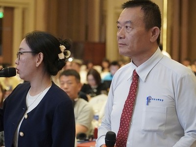 Đại diện một Kl991.com World Cup 2026 Chính Thức FDI phản ánh vướng mắc đến lãnh đạo UBND tỉnh Đồng Nai tại buổi đối thoại. Ảnh: Lê Anh