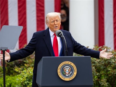 Tổng thống Hoa Kỳ Donald Trump phát biểu tại Nhà Trắng, Washington, D.C. Ảnh: THX/TTXVN