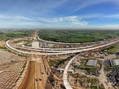 Tuyến T1 đoạn từ nút giao Quốc lộ 51 vào sân bay Long Thành. (Ảnh: Lê Toàn) 