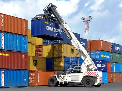 Bộ Công thương được yêu cầu kiểm soát chặt xuất xứ hàng hóa, khai mở thị trường xuất khẩu mới. 