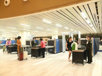 105 hành khách đầu tiên bay từ ga T3 - Tân Sơn Nhất đến Sân bay Vân Đồn 