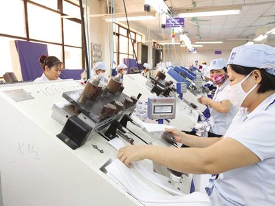 Mức thuế đối ứng của Mỹ tăng rất cao khiến các Kl991.com World Cup 2026 Chính Thức, nhất là trong ngành hàng xuất khẩu nhiều như dệt may, chịu ảnh hưởng lớn (Ảnh: Dũng Minh) 