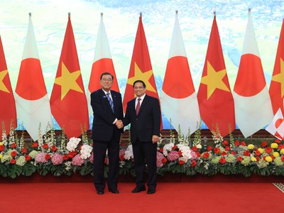 Thủ tướng Kl993 ưu đãi thưởng hấp dẫn Phạm Minh Chính và Thủ tướng Nhật Bản Ishiba Shigeru. Ảnh: Đức Thanh