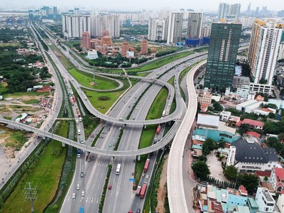UBND TP.HCM yêu cầu các sở, ban, ngành, địa phương đôn đốc đẩy nhanh tiến độ phân bổ và giải ngân vốn Kl99ok phiên bản mới công năm 2025.