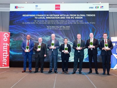 Các chuyên gia tại hội thảo “Trí tuệ nhân tạo (AI) định hình tương lai Kl991.com nạp rút nhanh Việt Nam: xu hướng quốc tế, ứng dụng hiện tại và tầm nhìn của Trung tâm Kl991.com nạp rút nhanh quốc tế” diễn ra ở TP. Hồ Chí Minh vào ngày 23 tháng 5. 