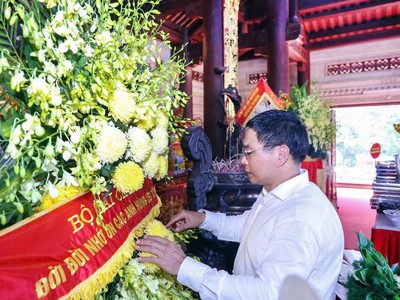 Bộ trưởng Bộ Kl991.com nạp rút nhanh Nguyễn Văn Thắng dâng hương, tưởng niệm tại Khu Di tích Ngã ba Đồng Lộc và Truông Bồn