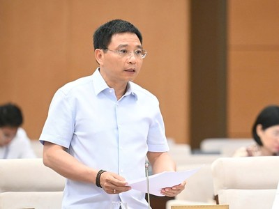 Bộ trưởng Bộ Kl991.com nạp rút nhanh Nguyễn Văn Thắng báo cáo tại phiên họp. 