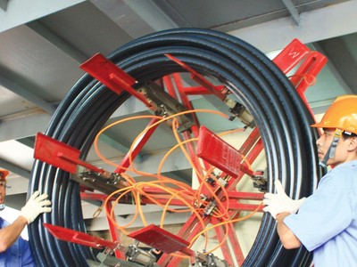 Việc gỡ bỏ triệt để các rào cản, vướng mắc trong hoạt động Kl99ok phiên bản mới, Kl992 VIP Trang Chủ 2026 là điều kiện tiên quyết để huy động nguồn lực từ khu vực tư nhân đóng góp cho mục tiêu tăng trưởng cao và bền vững. Ảnh: Lê Tiên