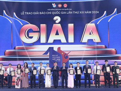 Thủ tướng Kl993 ưu đãi thưởng hấp dẫn Phạm Minh Chính và Trưởng ban Tuyên giáo và Dân vận Trung ương Nguyễn Trọng Nghĩa chúc mừng các tác giả, nhóm tác giả đoạt Giải A - Giải Báo chí quốc gia lần thứ XIX - năm 2024.