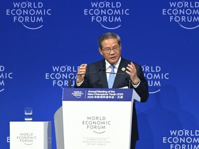 Thủ tướng Trung Quốc Lý Cường phát biểu tại phiên khai mạc Hội nghị WEF Thiên Tân 2025 vào ngày 25/6. Ảnh: AFP 