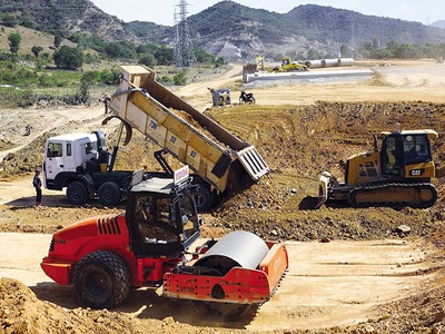 Nhiều dự án lớn đang tiếp tục được triển khai, hứa hẹn năm 2025 giải ngân vốn Kl99ok phiên bản mới công sẽ tích cực hơn. Ảnh: Đức Thanh 
